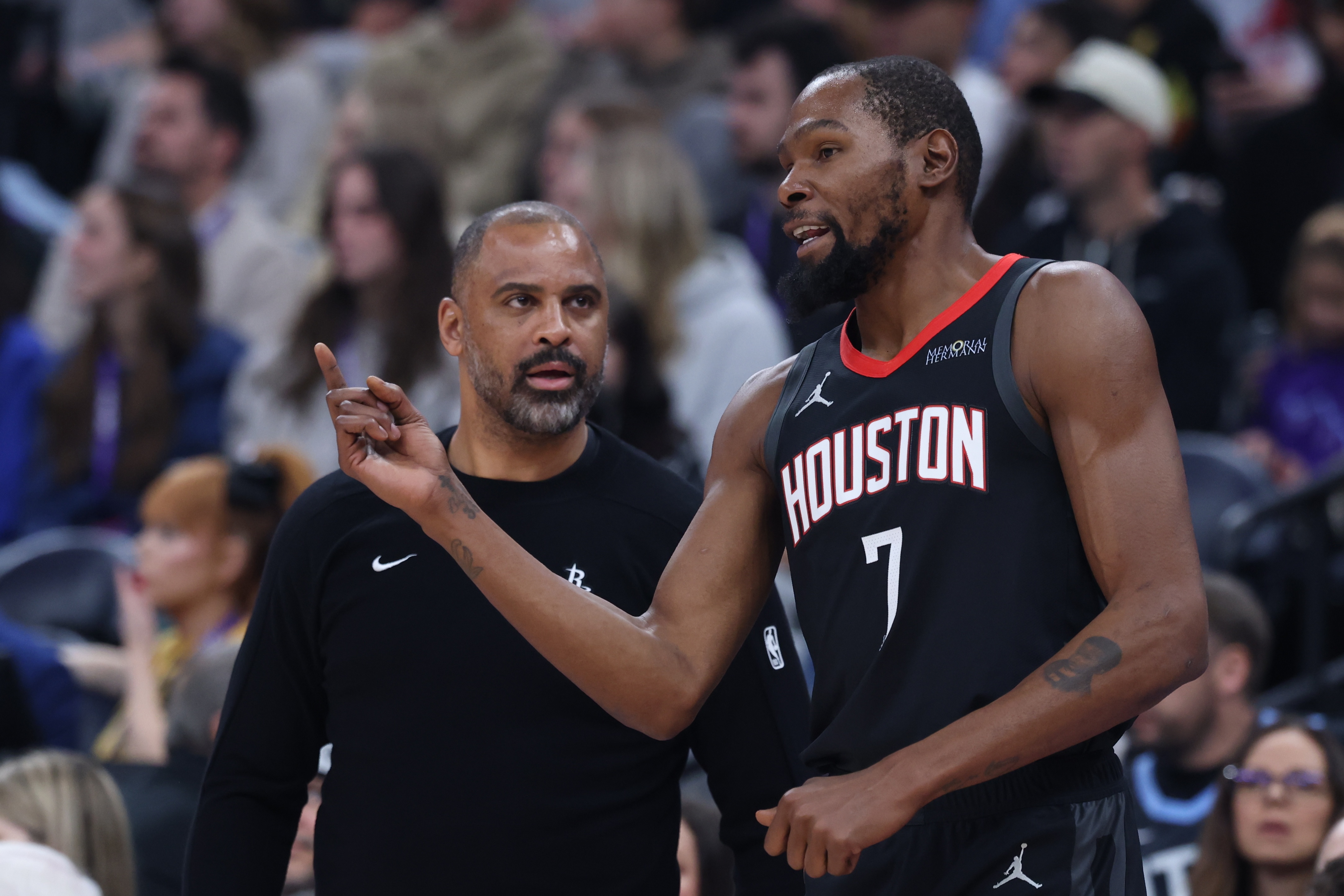 足球直播-张佳玮：马刺节拍牵着乌度卡走 杜兰特被困后火箭只能靠防反&amp;强攻