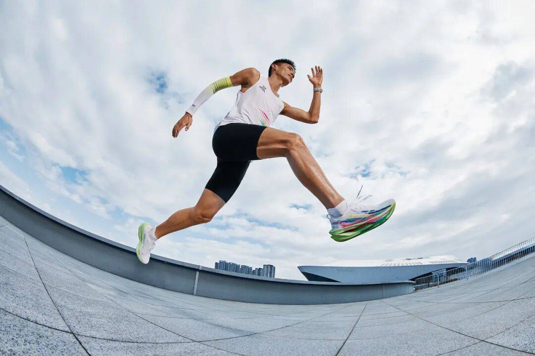 2026世界杯买球-中国马拉松跨入&amp;quot;205时代&amp;quot;背后，一款跑鞋的二十年押注